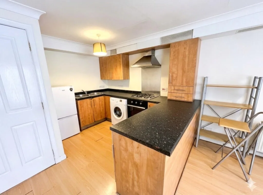 2 bedroom ground floor flat for rent