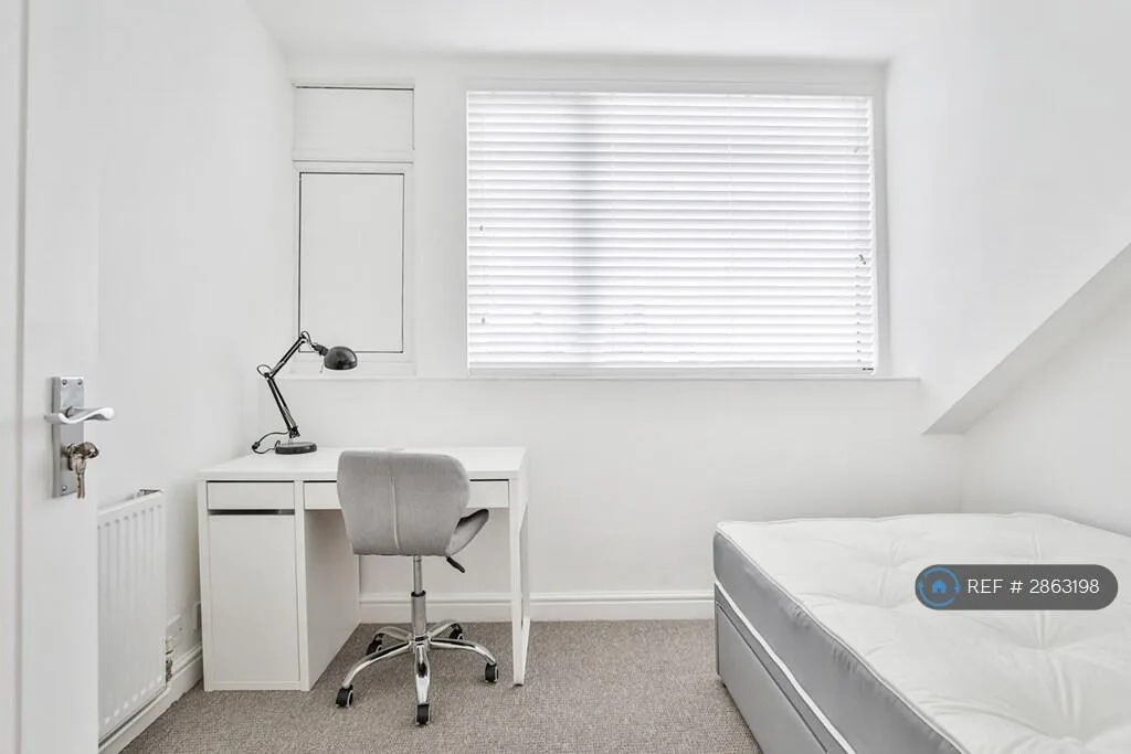 5 bedroom terraced house for rent