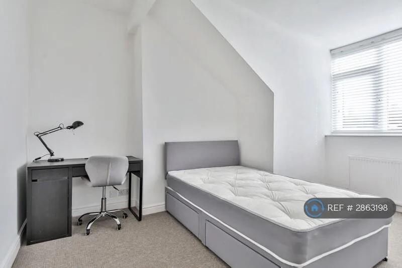 5 bedroom terraced house for rent