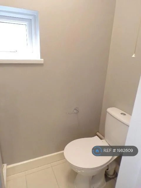 2 bedroom end of terrace house for rent