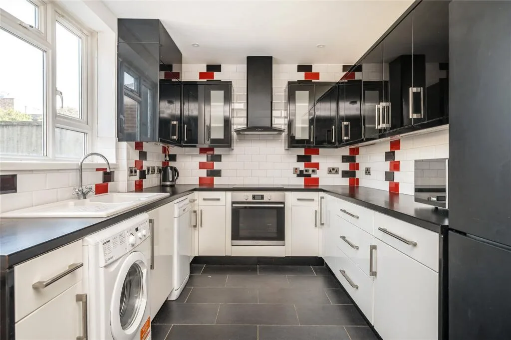 2 bedroom house for rent
