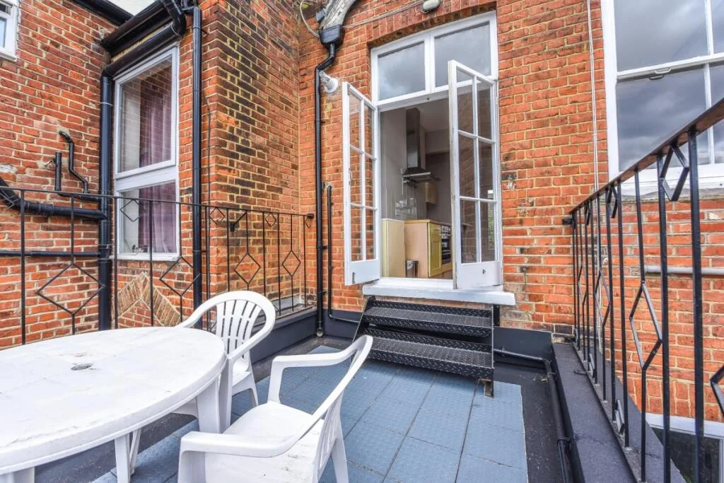 2 bedroom flat for rent