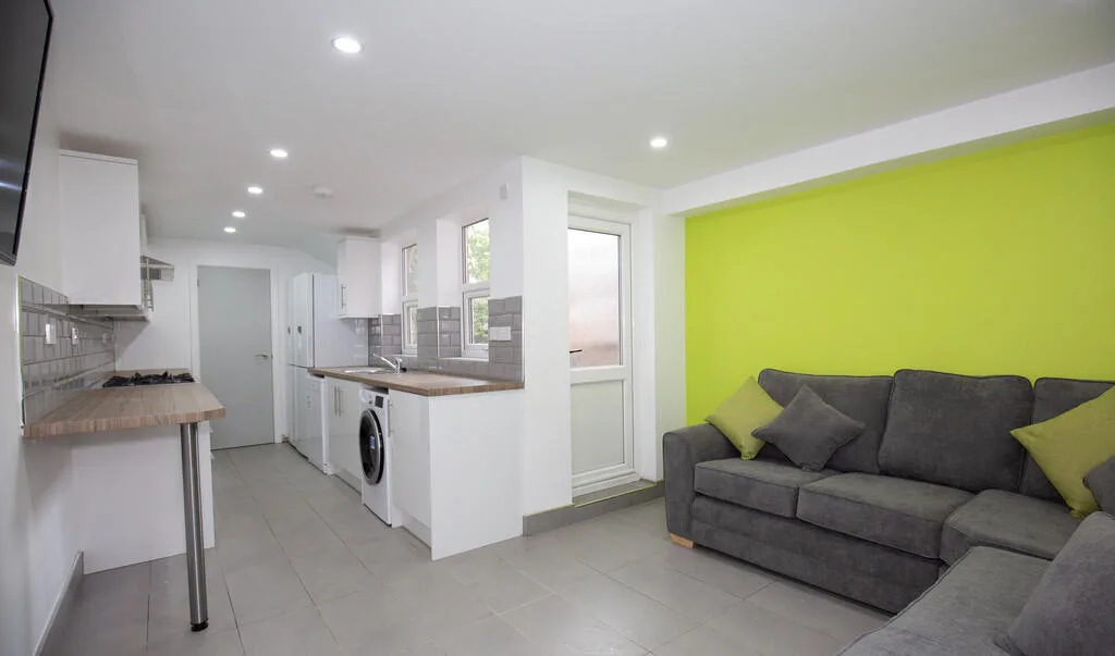 1 bedroom house share for rent