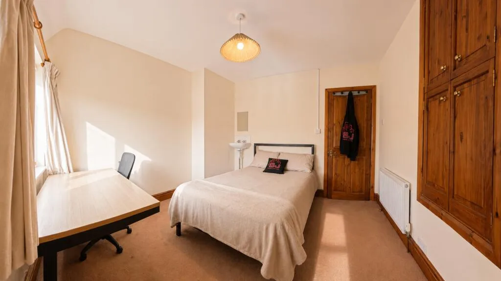 5 bedroom house for rent