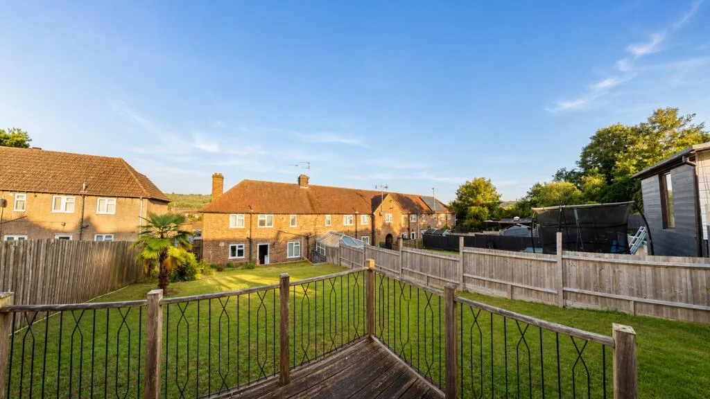 5 bedroom house for rent
