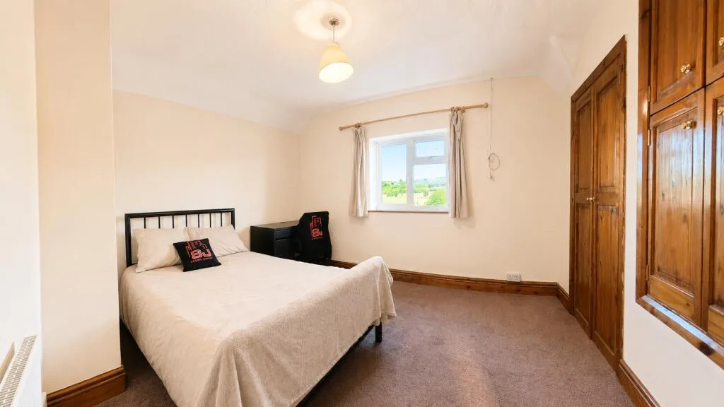 5 bedroom house for rent