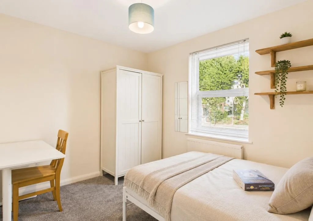 5 bedroom house for rent