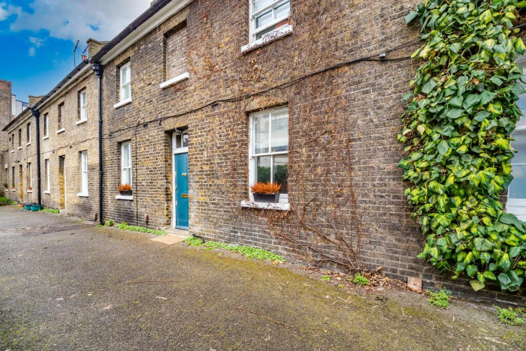 4 bedroom terraced house for rent