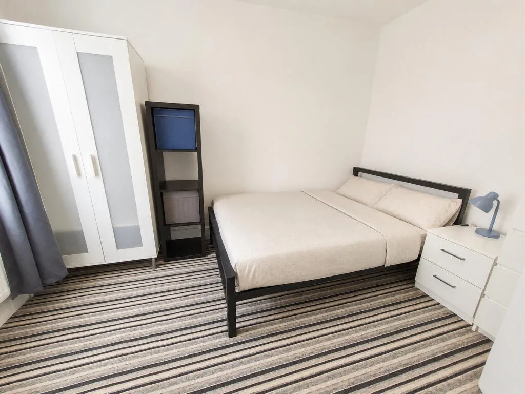 6 bedroom terraced house for rent