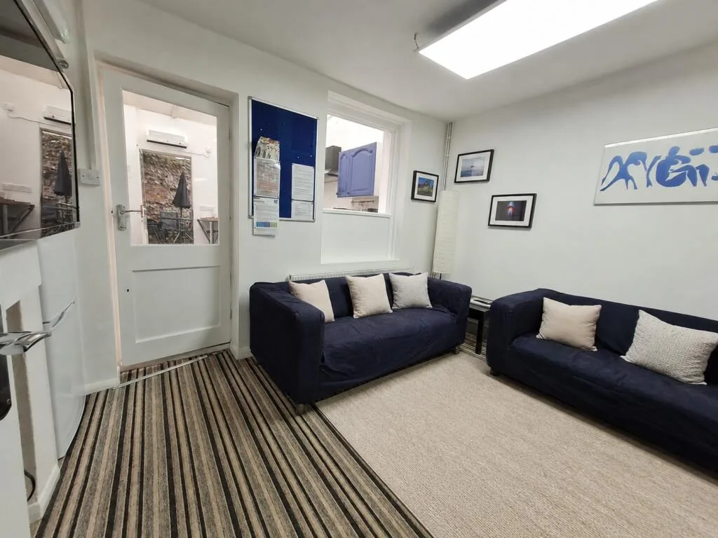 6 bedroom terraced house for rent