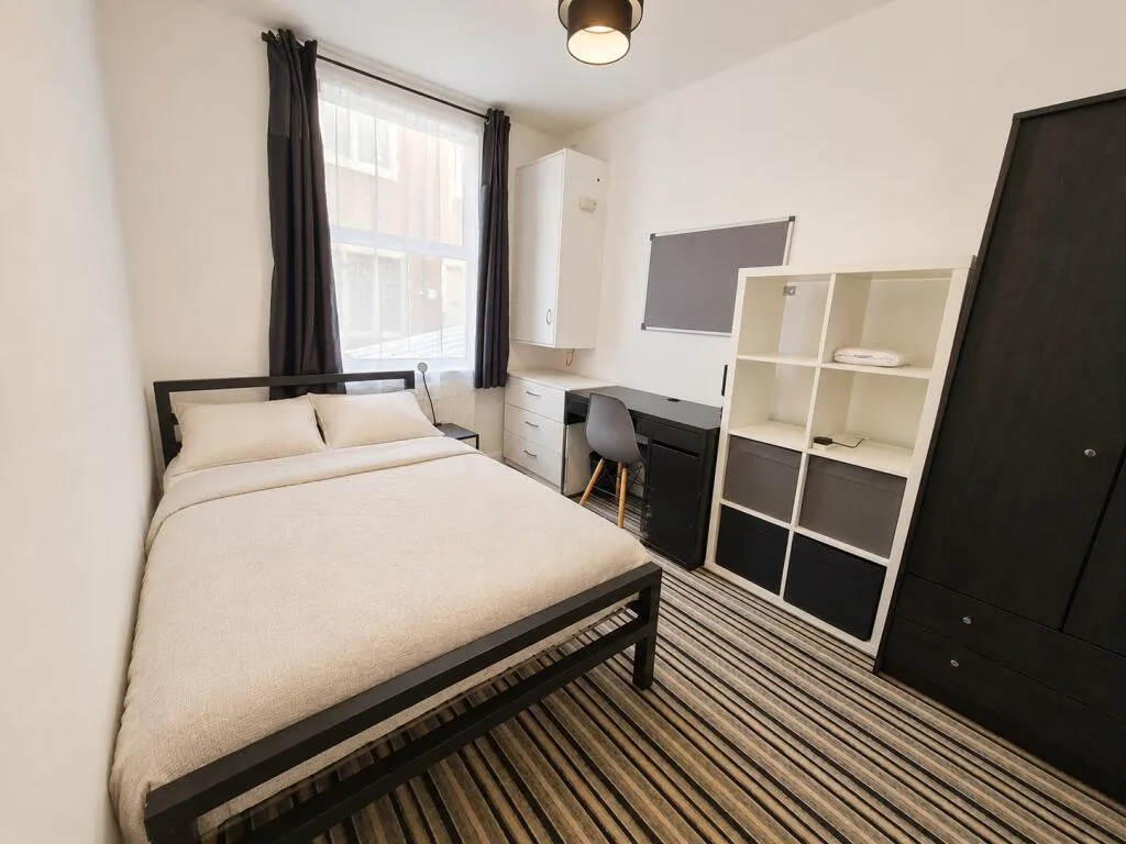 6 bedroom terraced house for rent