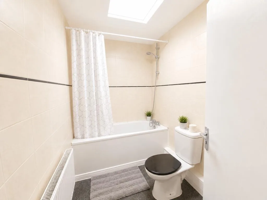6 bedroom terraced house for rent