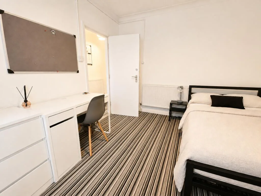 6 bedroom terraced house for rent
