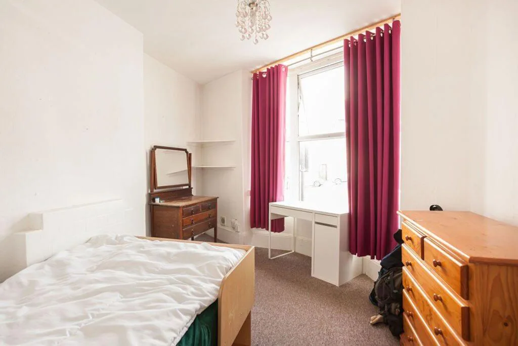 6 bedroom terraced house for rent