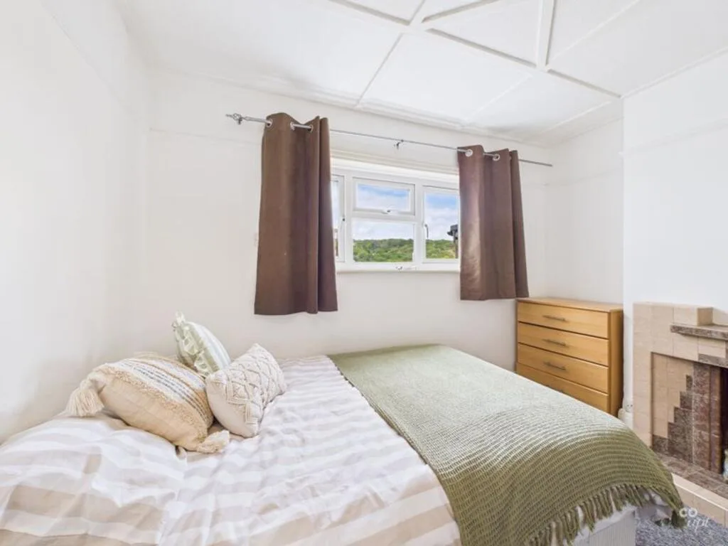 6 bedroom semi-detached house for rent