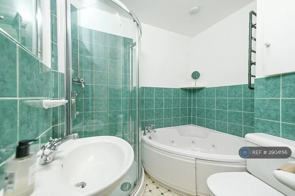 2 bedroom penthouse for rent