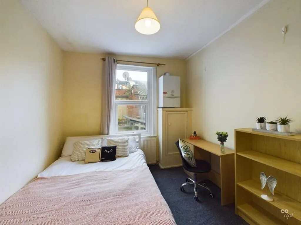 4 bedroom terraced house for rent