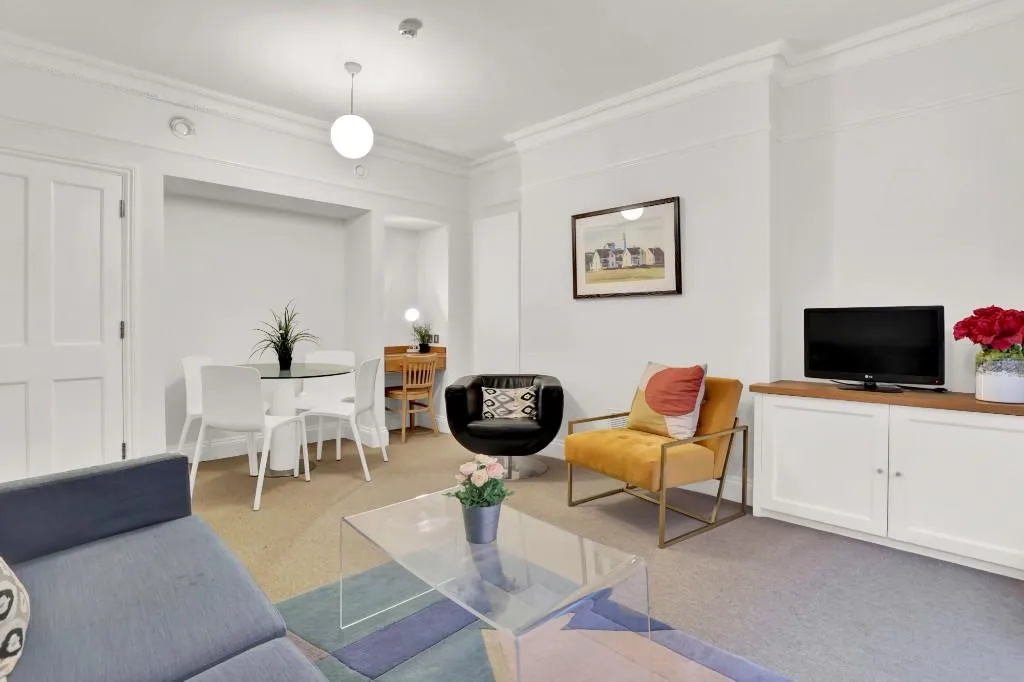 2 bedroom serviced apartment for rent