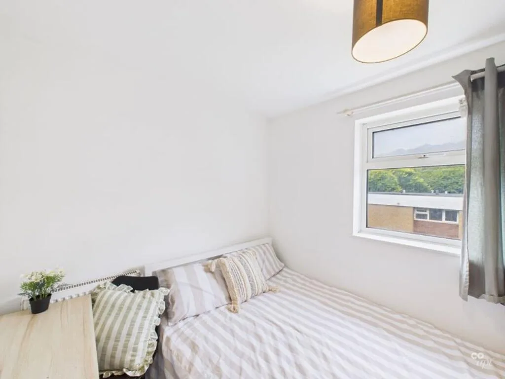 5 bedroom terraced house for rent