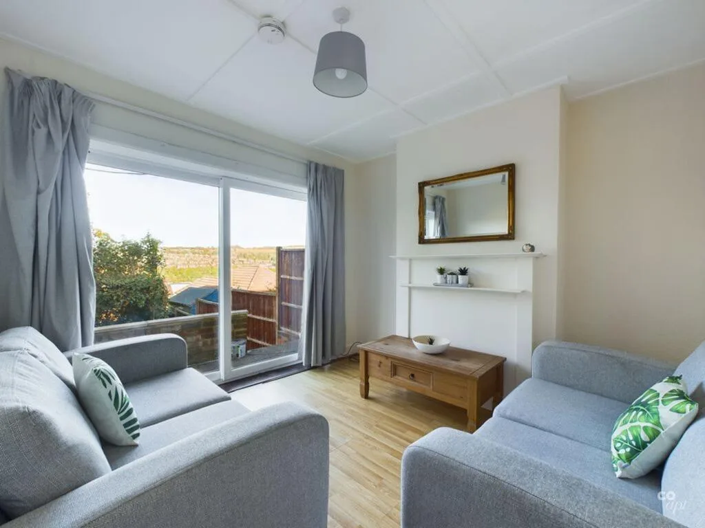 4 bedroom semi-detached house for rent