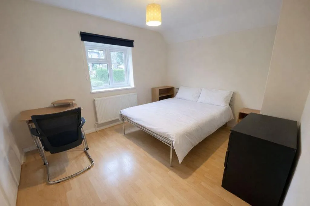 5 bedroom terraced house for rent