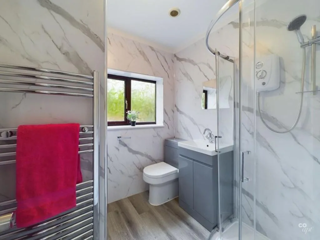 5 bedroom semi-detached house for rent