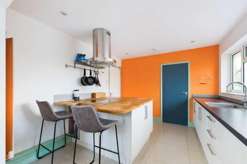 5 bedroom detached house for rent