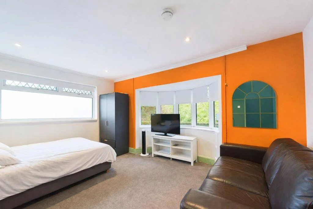5 bedroom detached house for rent