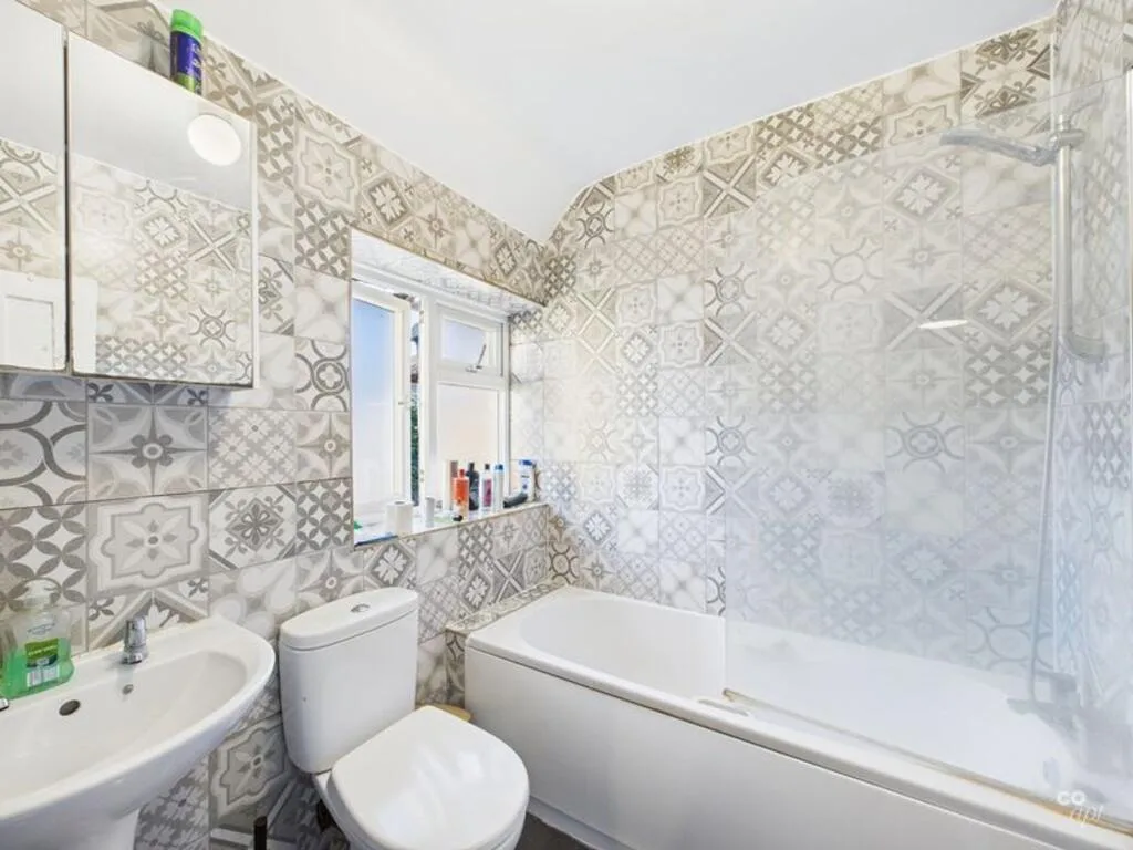5 bedroom terraced house for rent