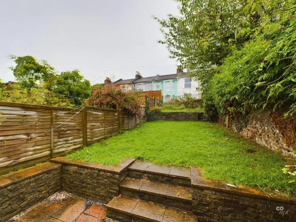 6 bedroom terraced house for rent