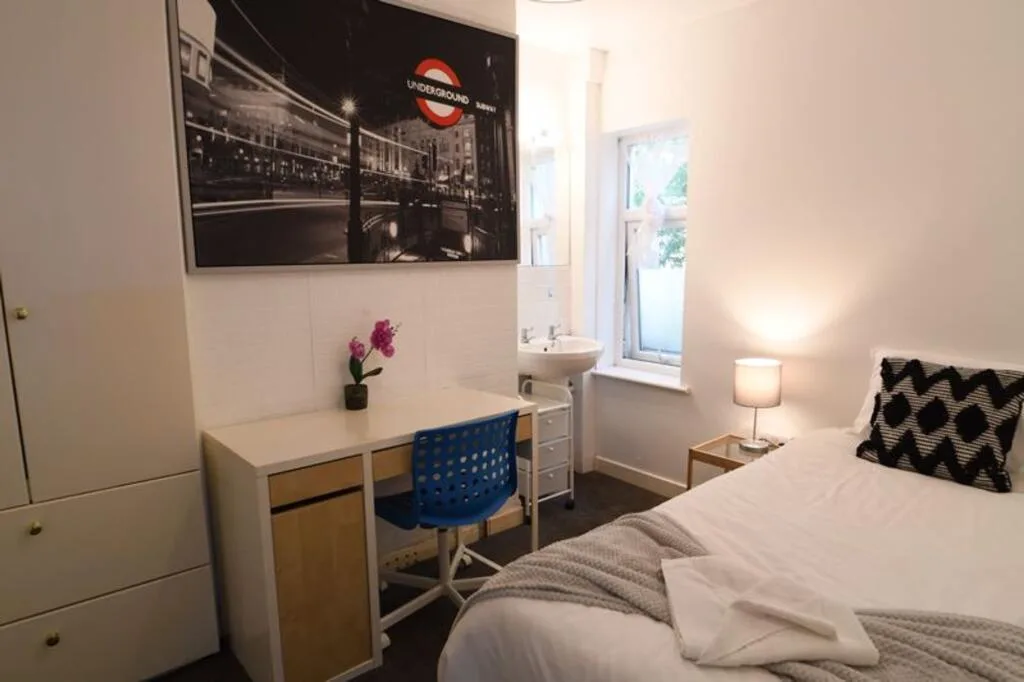 6 bedroom terraced house for rent