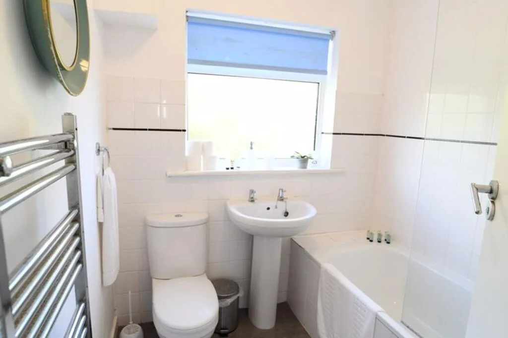 6 bedroom terraced house for rent
