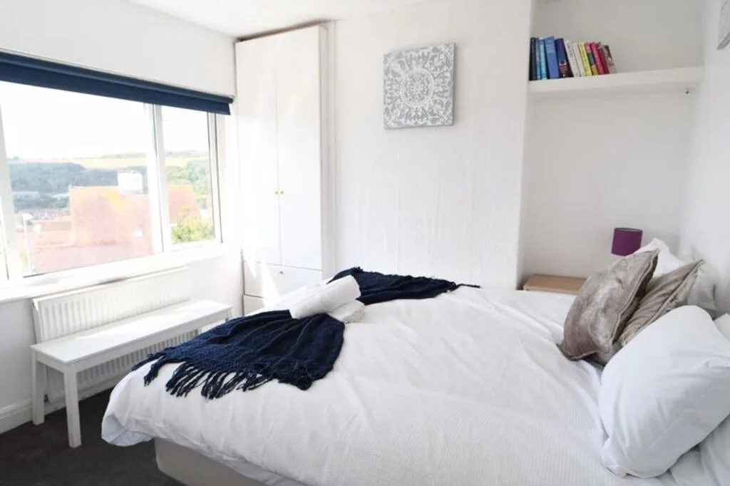 6 bedroom terraced house for rent