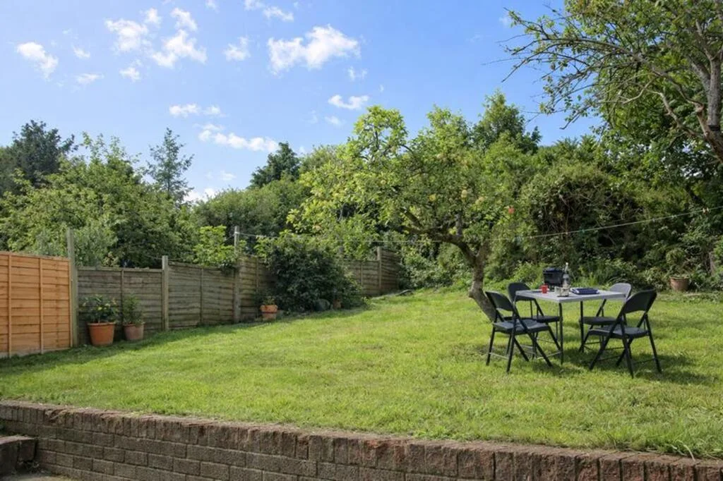 6 bedroom terraced house for rent