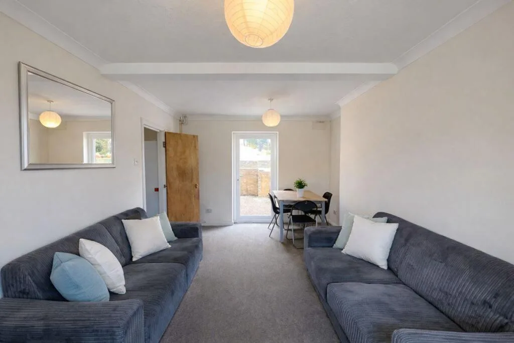 6 bedroom terraced house for rent