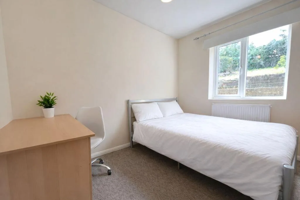 6 bedroom terraced house for rent