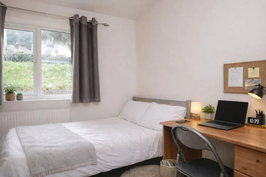 6 bedroom semi-detached house for rent