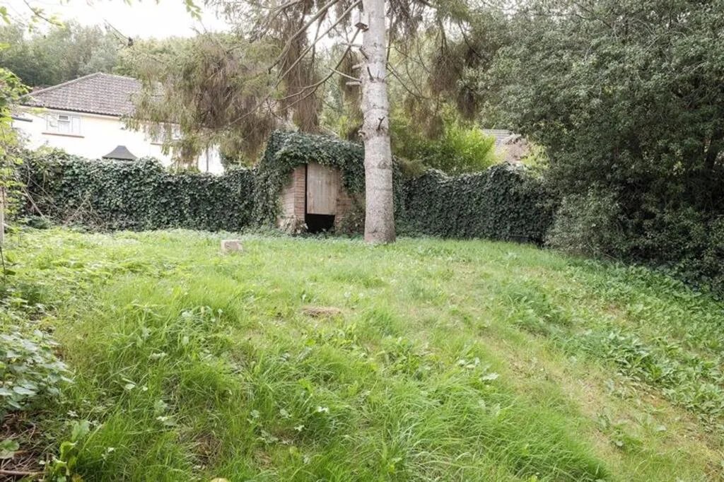 6 bedroom semi-detached house for rent