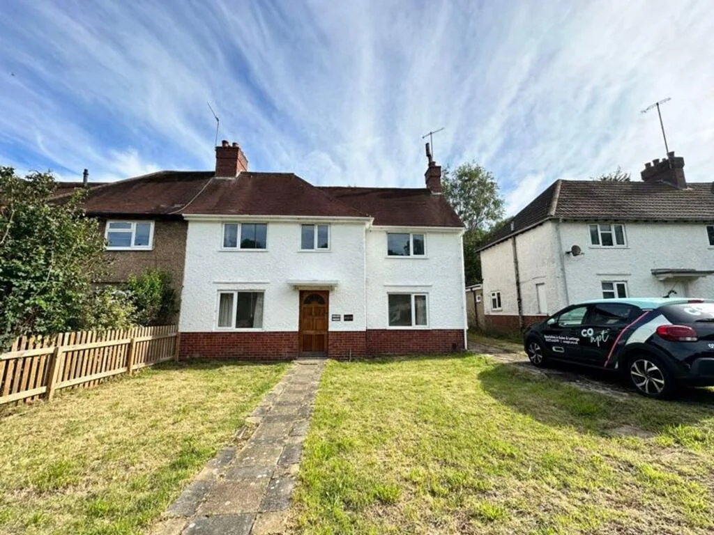 6 bedroom semi-detached house for rent