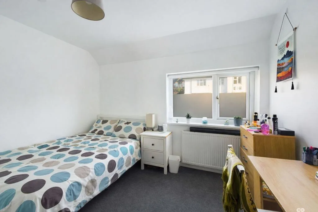 6 bedroom terraced house for rent