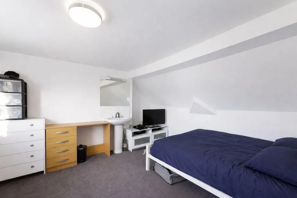 6 bedroom terraced house for rent