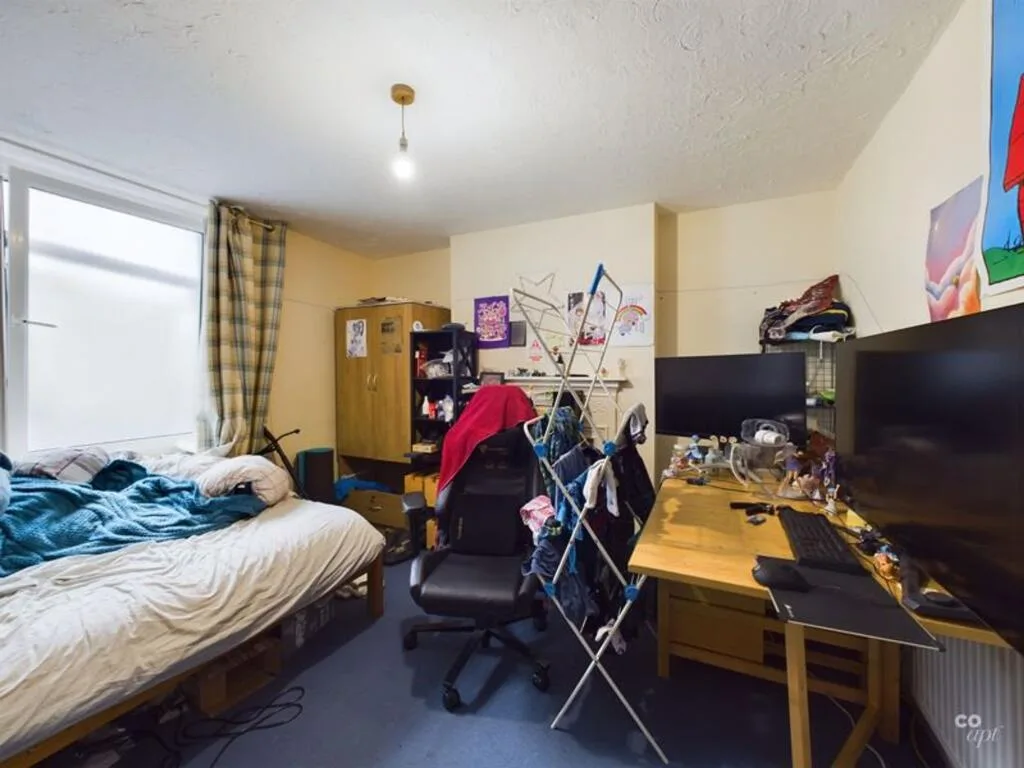 6 bedroom terraced house for rent