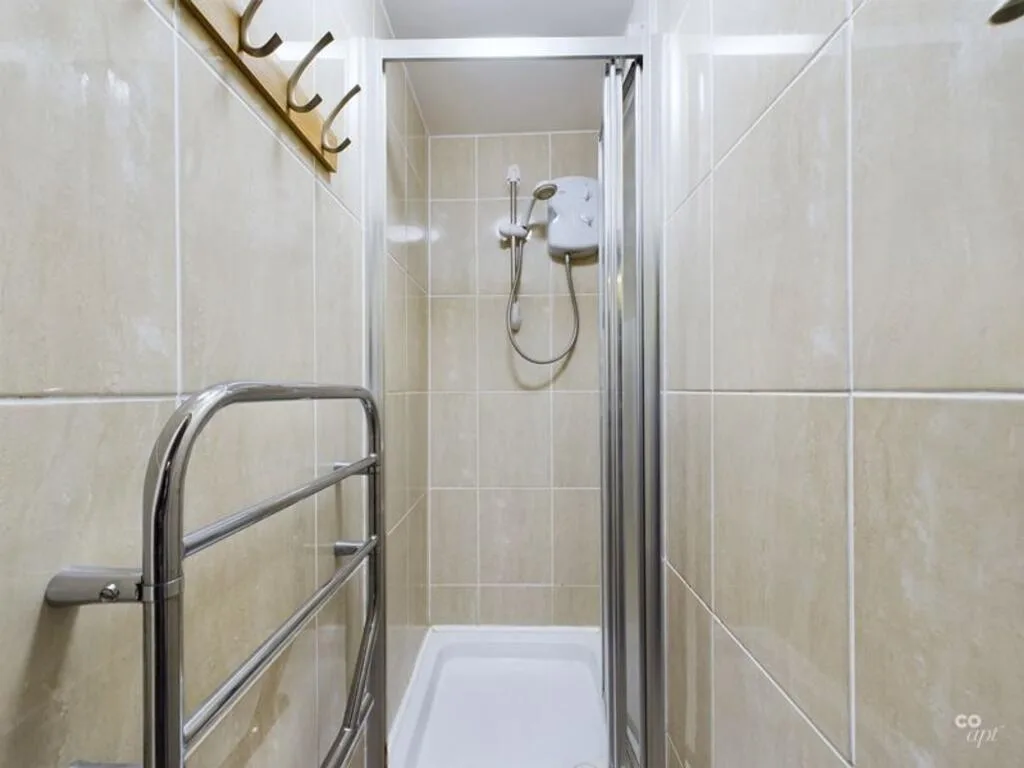 6 bedroom terraced house for rent