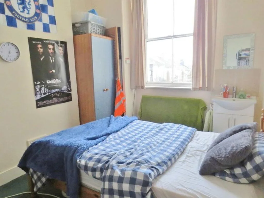 6 bedroom terraced house for rent