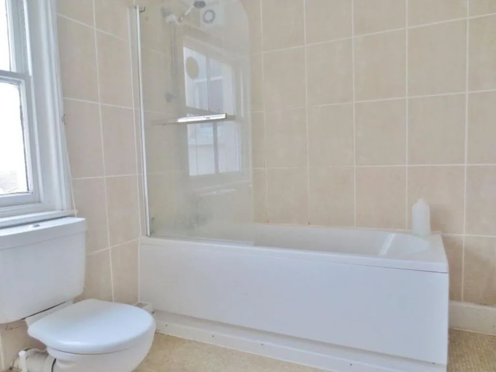 6 bedroom terraced house for rent
