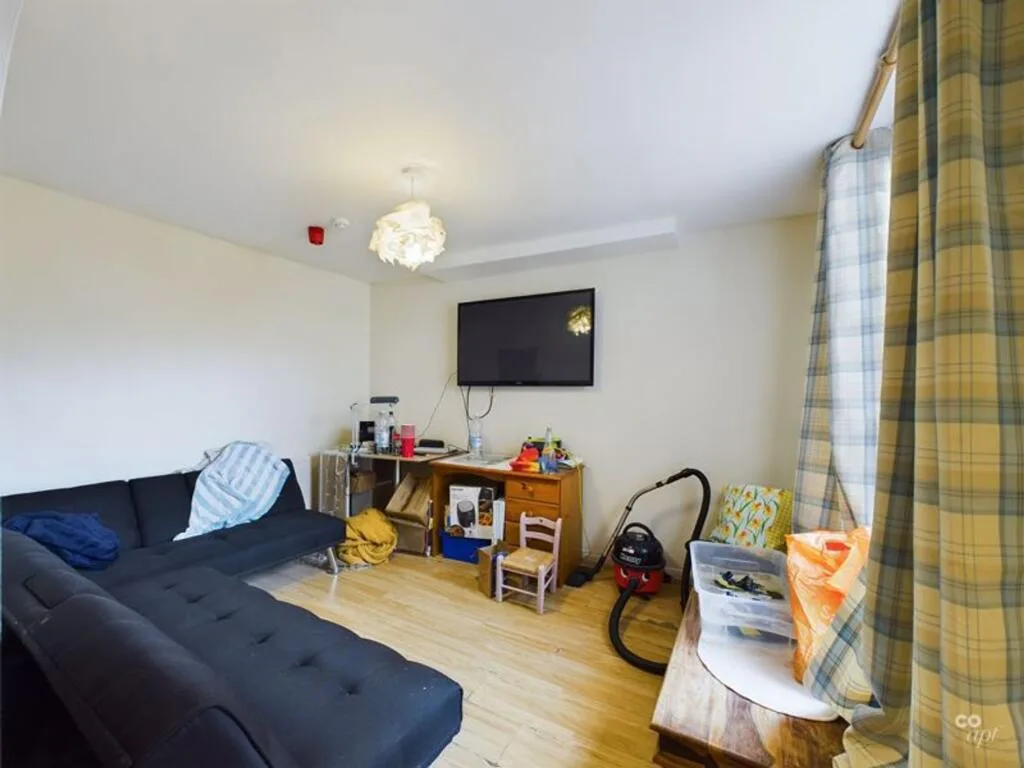 6 bedroom terraced house for rent