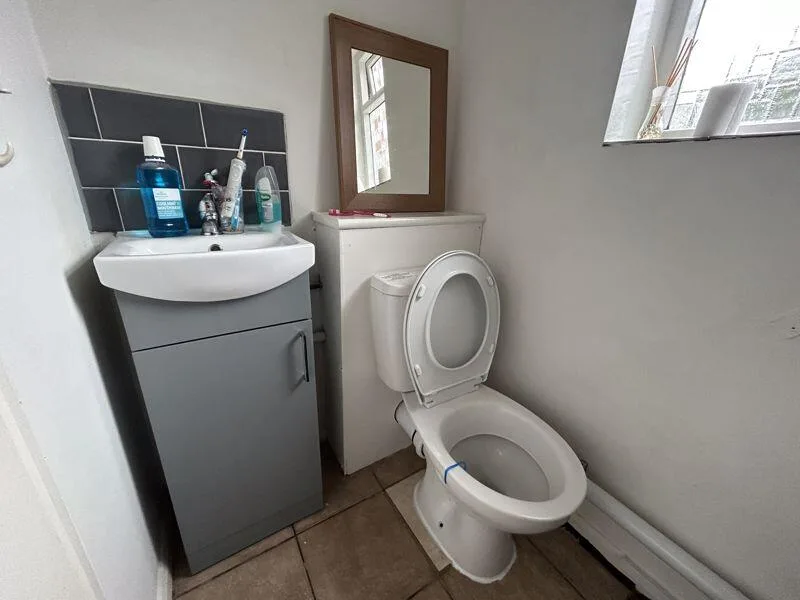 1 bedroom house share for rent