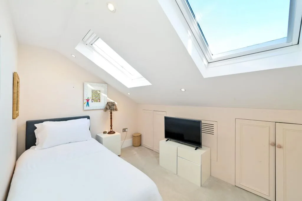 5 bedroom terraced house for rent