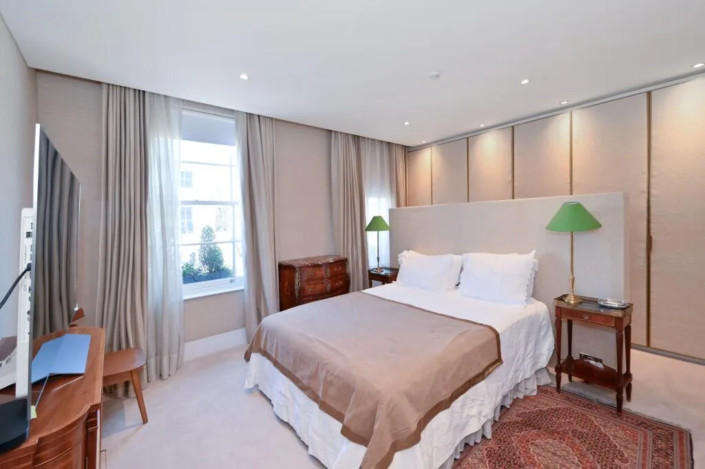 5 bedroom terraced house for rent