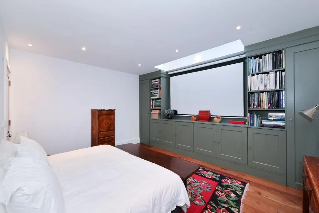 5 bedroom terraced house for rent